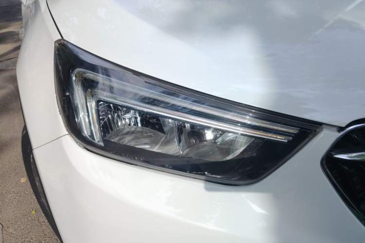 Used Buick Encore 2017 18T Automatic Two-Wheel Drive Urban Leading Model Right Front Headlight