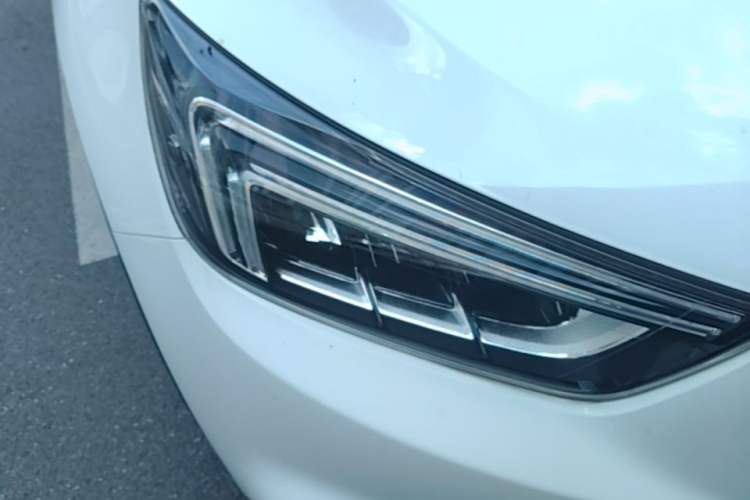 Used Buick Encore 2017 18T Automatic Two-Wheel Drive Urban Elite Model Right Front Headlight