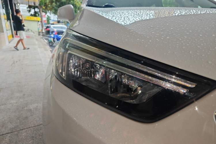 Used Buick Encore 2017 18T Automatic Two-Wheel Drive Urban Leading Model Right Front Headlight