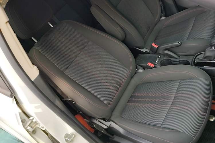 Used Buick Encore 2017 18T Automatic Two-Wheel Drive Urban Fashion Model Right Front Seat