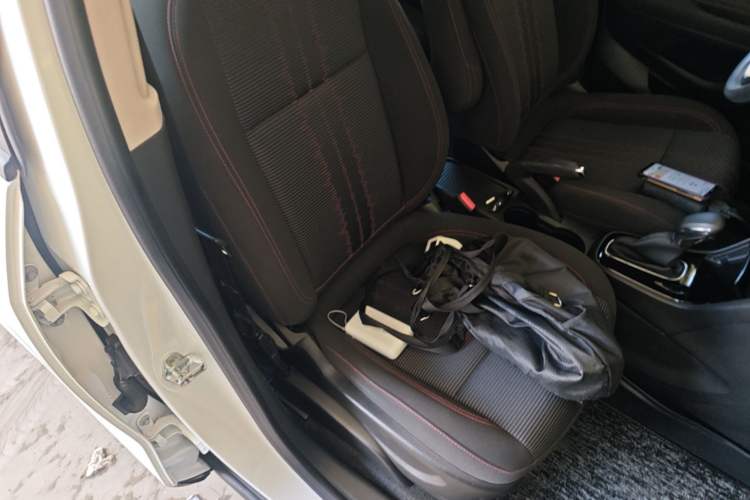 Used Buick Encore 2017 18T Automatic Two-Wheel Drive Urban Leading Model Right Front Seat