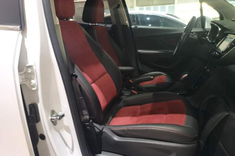 Used Buick Encore 2017 18T Automatic Two-Wheel Drive Urban Elite Model Right Front Seat