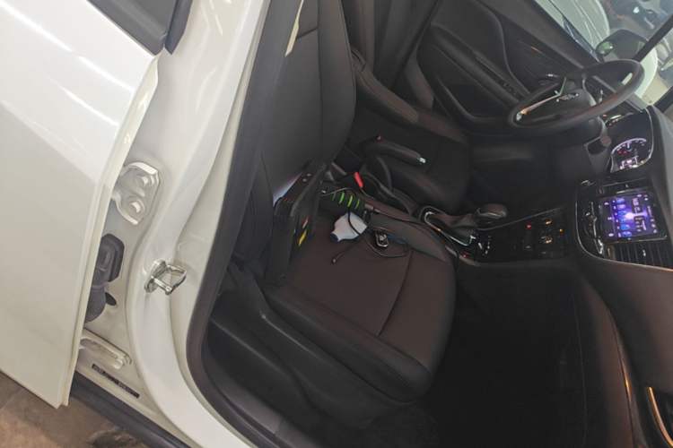 Used Buick Encore 2017 18T Automatic Two-Wheel Drive Urban Fashion Model Right Front Seat