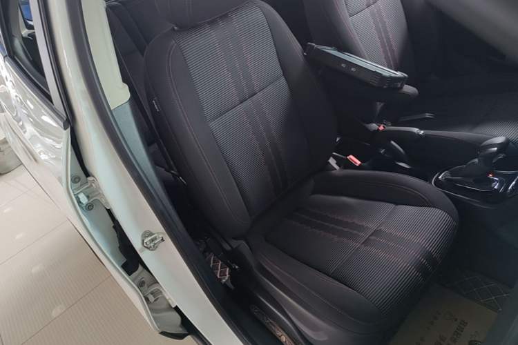 Used Buick Encore 2017 18T Automatic Two-Wheel Drive Urban Leading Model Right Front Seat