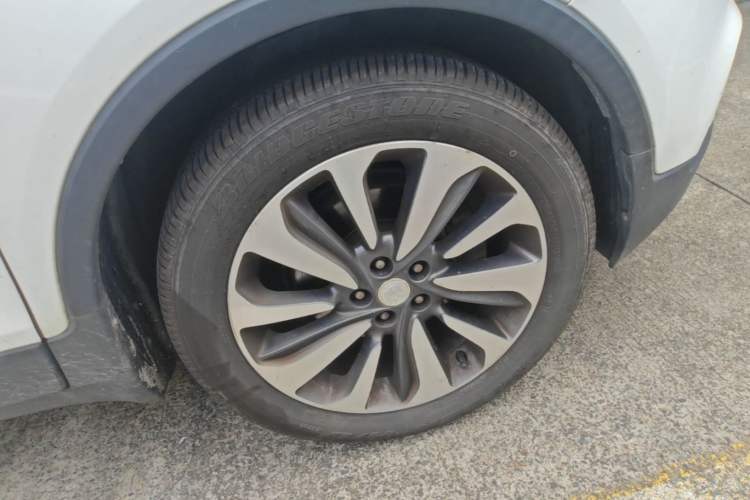 Used Buick Encore 2017 18T Automatic Two-Wheel Drive Urban Elite Model Right Front Wheel Hub