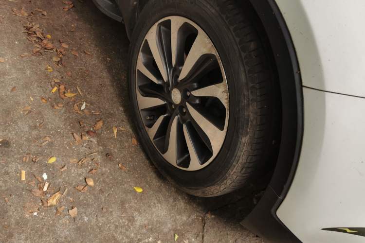 Used Buick Encore 2017 18T Automatic Two-Wheel Drive Urban Elite Model Right Front Wheel Hub