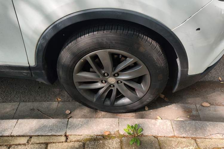 Used Buick Encore 2017 18T Automatic Two-Wheel Drive Urban Leading Model Right Front Wheel Hub