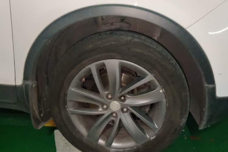 Used Buick Encore 2017 18T Automatic Two-Wheel Drive Urban Leading Model Right Front Wheel Hub