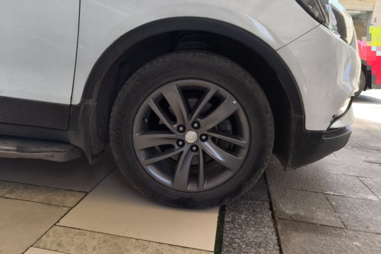 Used Buick Encore 2017 18T Automatic Two-Wheel Drive Urban Fashion Model Right Front Wheel Hub