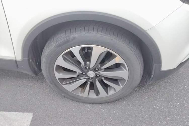 Used Buick Encore 2017 18T Automatic Two-Wheel Drive Urban Elite Model Right Front Wheel Hub
