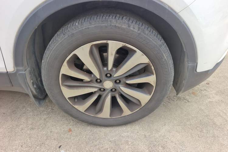 Used Buick Encore 2017 18T Automatic Two-Wheel Drive Urban Elite Model Right Front Wheel Hub