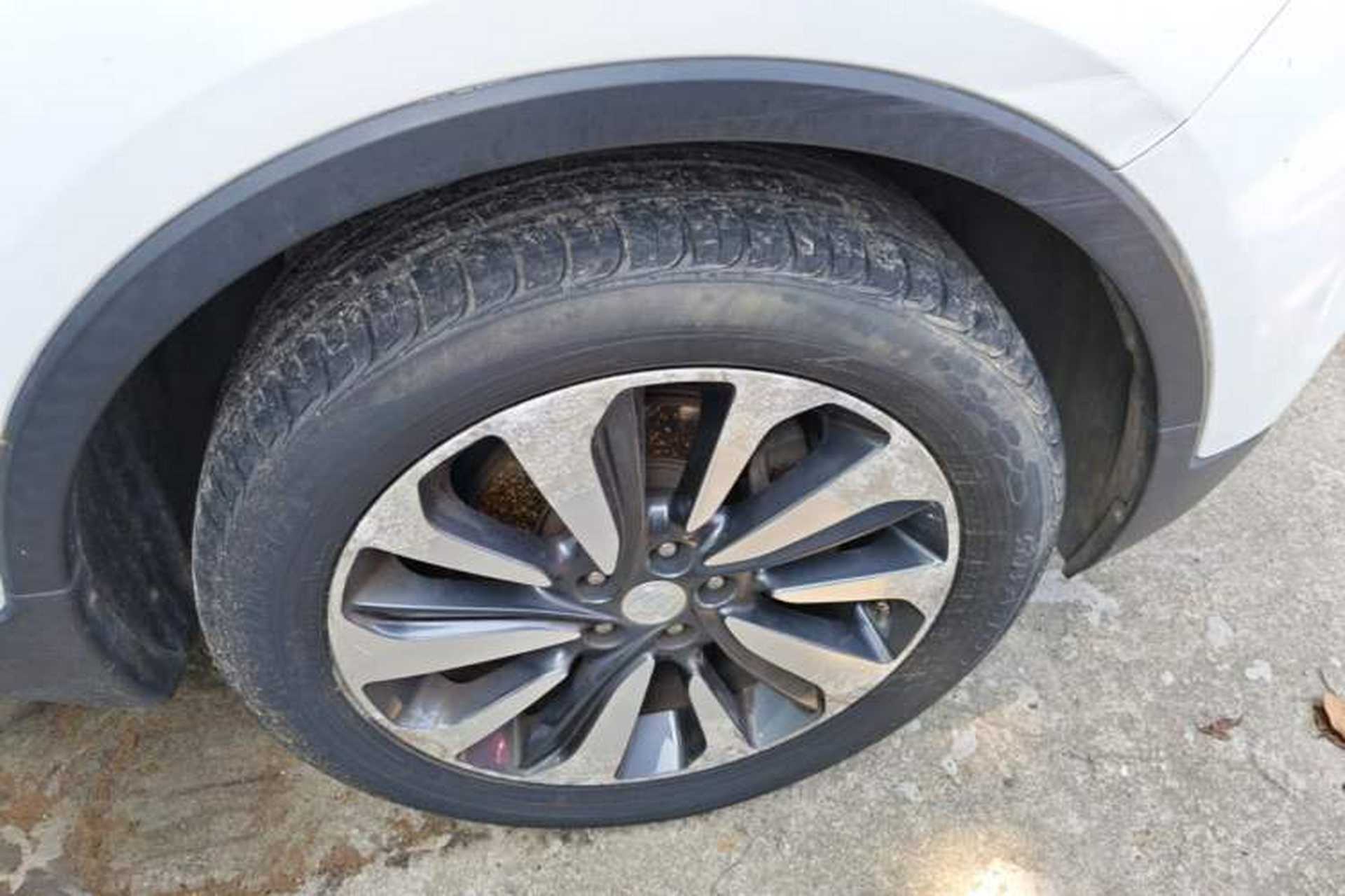 Used Buick Encore 2017 18T Automatic Two-Wheel Drive Urban Elite Model Right Front Wheel Hub