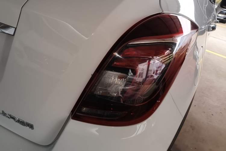 Used Buick Encore 2017 18T Automatic Two-Wheel Drive Urban Elite Model Right Rear Taillight