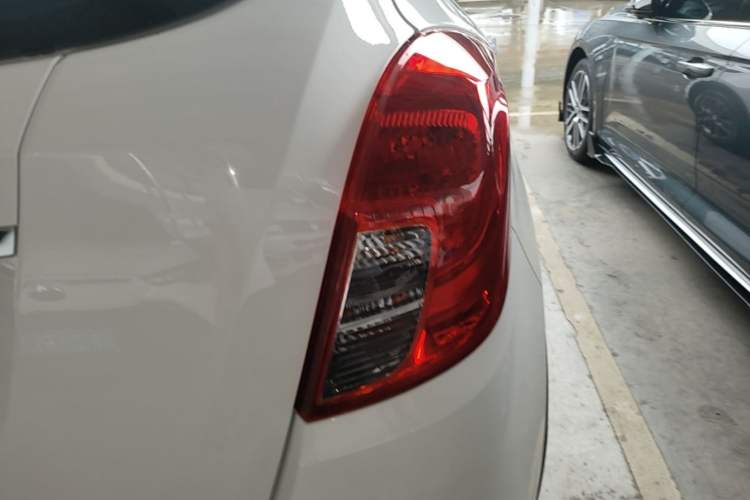Used Buick Encore 2017 18T Automatic Two-Wheel Drive Urban Leading Model Right Rear Taillight