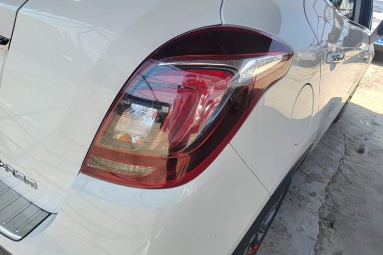 Used Buick Encore 2017 18T Automatic Two-Wheel Drive Urban Elite Model Right Rear Taillight
