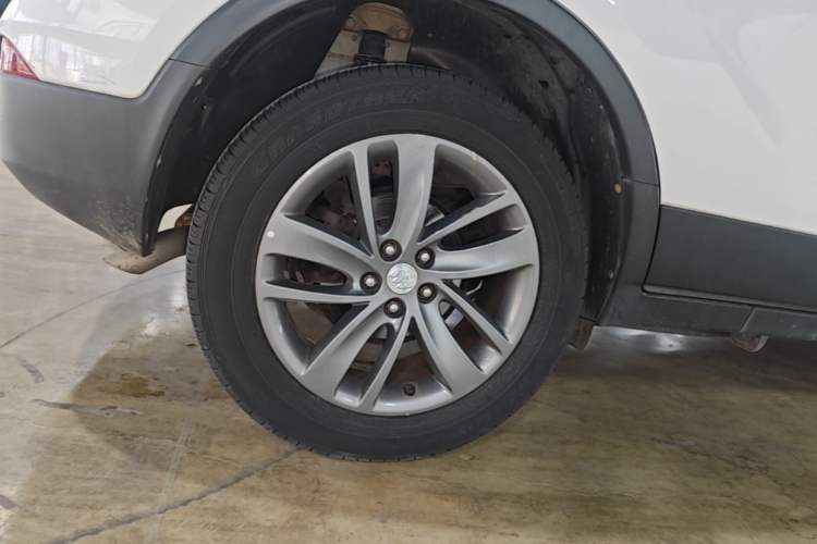 Used Buick Encore 2017 18T Automatic Two-Wheel Drive Urban Fashion Model Right Rear Wheel Hub