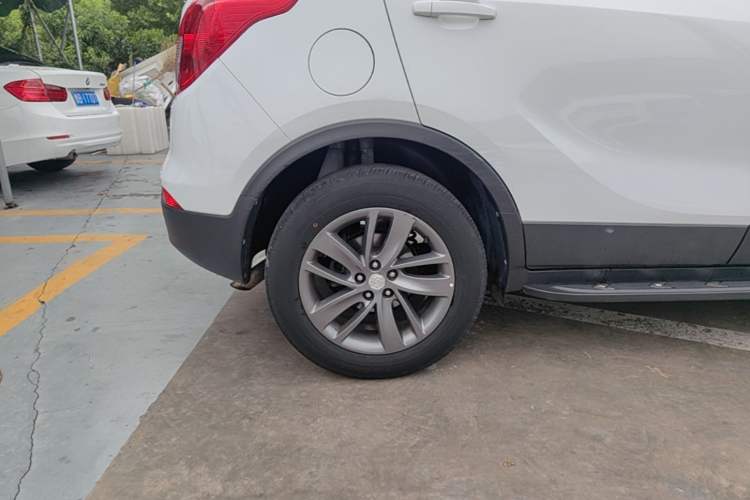Used Buick Encore 2017 18T Automatic Two-Wheel Drive Urban Leading Model Right Rear Wheel Hub