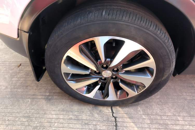 Used Buick Encore 2017 18T Automatic Two-Wheel Drive Urban Elite Model Right Rear Wheel Hub