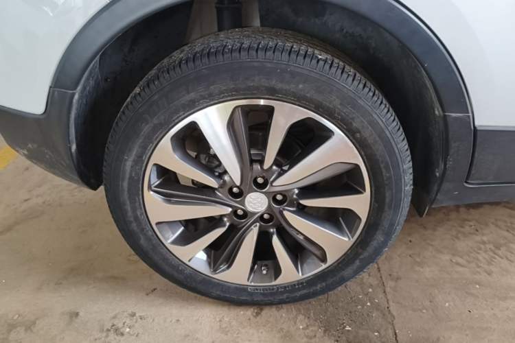 Used Buick Encore 2017 18T Automatic Two-Wheel Drive Urban Elite Model Right Rear Wheel Hub