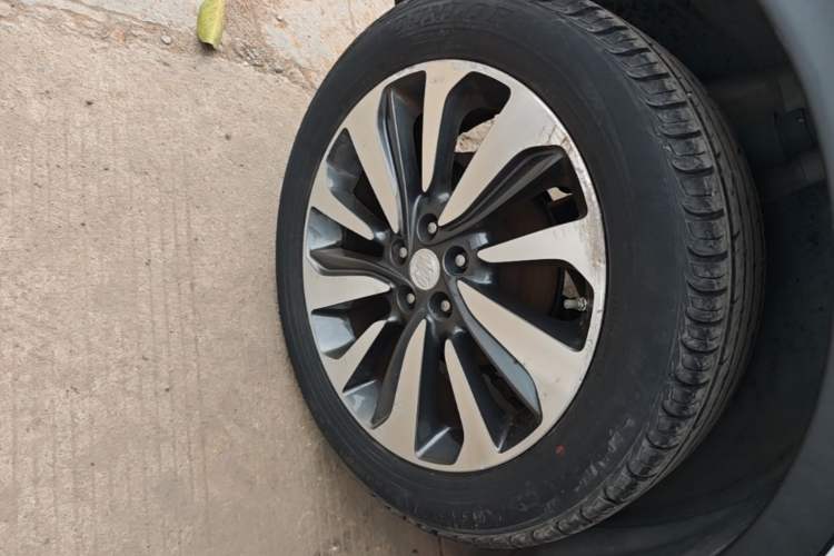 Used Buick Encore 2017 18T Automatic Two-Wheel Drive Urban Elite Model Right Rear Wheel Hub