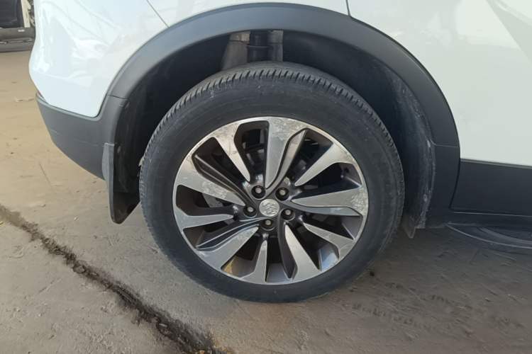 Used Buick Encore 2017 18T Automatic Two-Wheel Drive Urban Elite Model Right Rear Wheel Hub