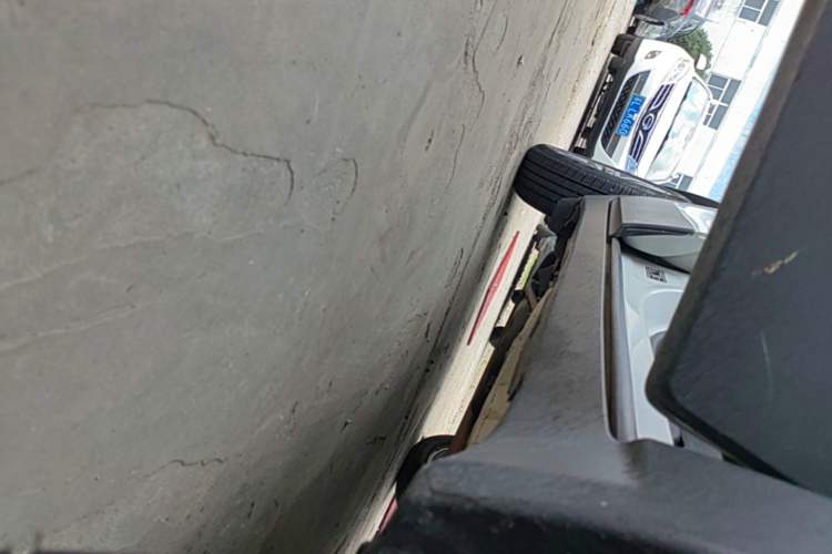 Used Buick Encore 2017 18T Automatic Two-Wheel Drive Urban Leading Model Right Side Sill