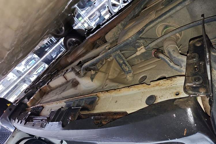 Used Buick Encore 2017 18T Automatic Two-Wheel Drive Urban Elite Model Right Side Sill