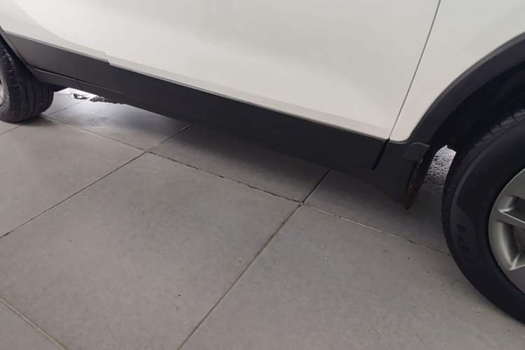 Used Buick Encore 2017 18T Automatic Two-Wheel Drive Urban Leading Model Right Side Sill