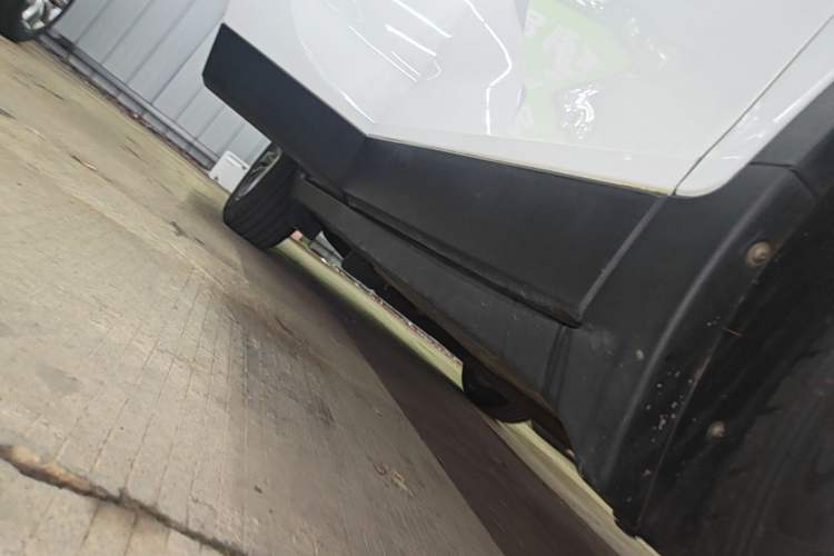 Used Buick Encore 2017 18T Automatic Two-Wheel Drive Urban Fashion Model Right Side Sill