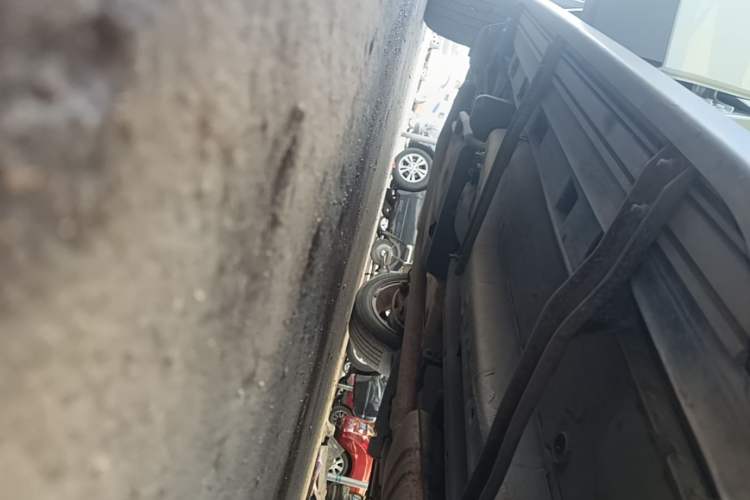 Used Buick Encore 2017 18T Automatic Two-Wheel Drive Urban Elite Model Right Side Sill