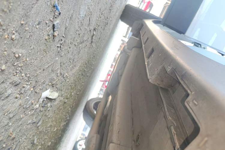 Used Buick Encore 2017 18T Automatic Two-Wheel Drive Urban Elite Model Right Side Sill