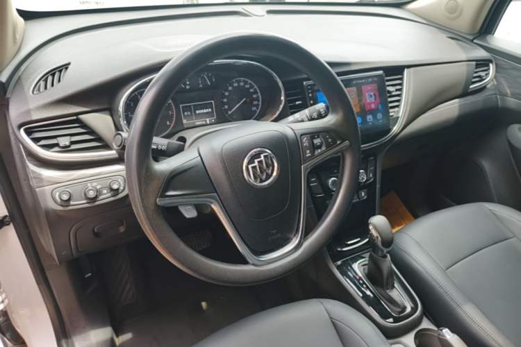 Used Buick Encore 2017 18T Automatic Two-Wheel Drive Urban Fashion Model Steering Wheel