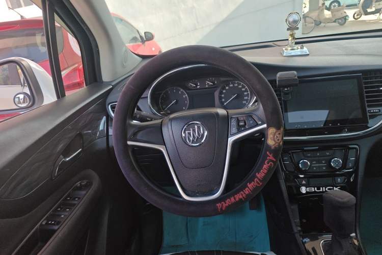 Used Buick Encore 2017 18T Automatic Two-Wheel Drive Urban Fashion Model Steering Wheel