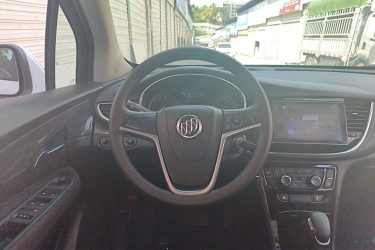 Used Buick Encore 2017 18T Automatic Two-Wheel Drive Urban Leading Model Steering Wheel