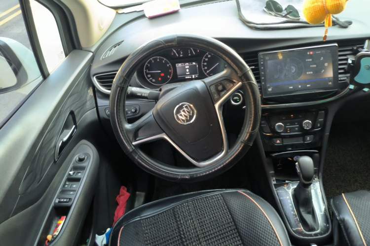 Used Buick Encore 2017 18T Automatic Two-Wheel Drive Urban Fashion Model Steering Wheel