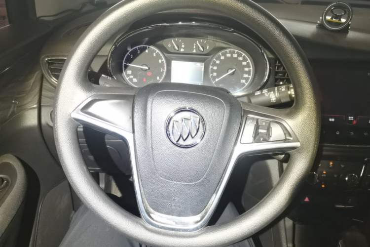 Used Buick Encore 2017 18T Automatic Two-Wheel Drive Urban Leading Model Steering Wheel