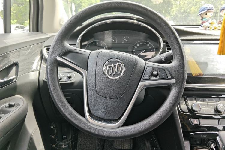 Used Buick Encore 2017 18T Automatic Two-Wheel Drive Urban Fashion Model Steering Wheel