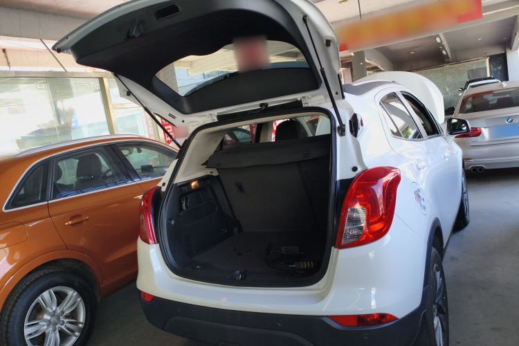 Used Buick Encore 2017 18T Automatic Two-Wheel Drive Urban Fashion Model Trunk