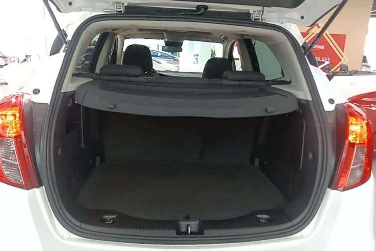 Used Buick Encore 2017 18T Automatic Two-Wheel Drive Urban Leading Model Trunk