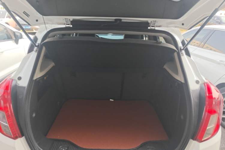 Used Buick Encore 2017 18T Automatic Two-Wheel Drive Urban Leading Model Trunk