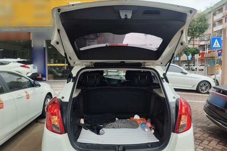 Used Buick Encore 2017 18T Automatic Two-Wheel Drive Urban Leading Model Trunk