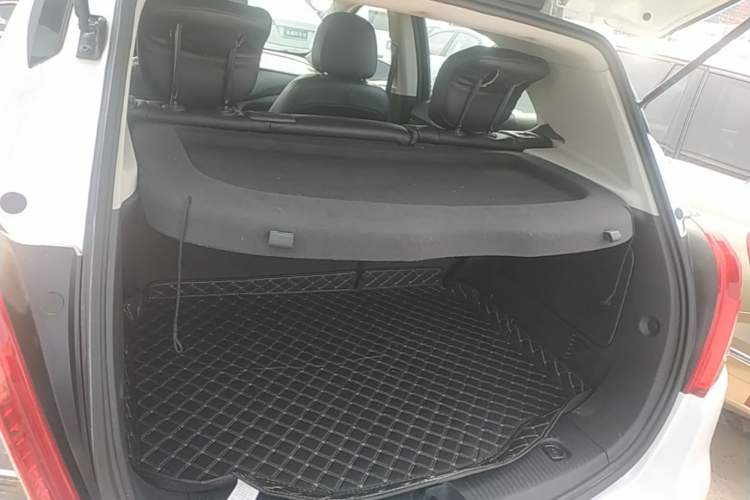 Used Buick Encore 2017 18T Automatic Two-Wheel Drive Urban Leading Model Trunk