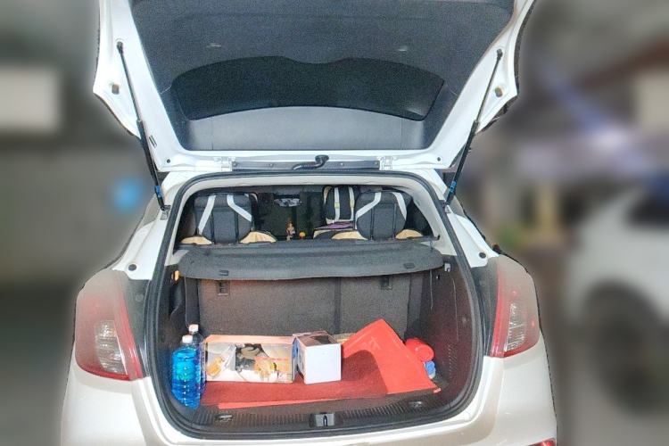 Used Buick Encore 2017 18T Automatic Two-Wheel Drive Urban Leading Model Trunk