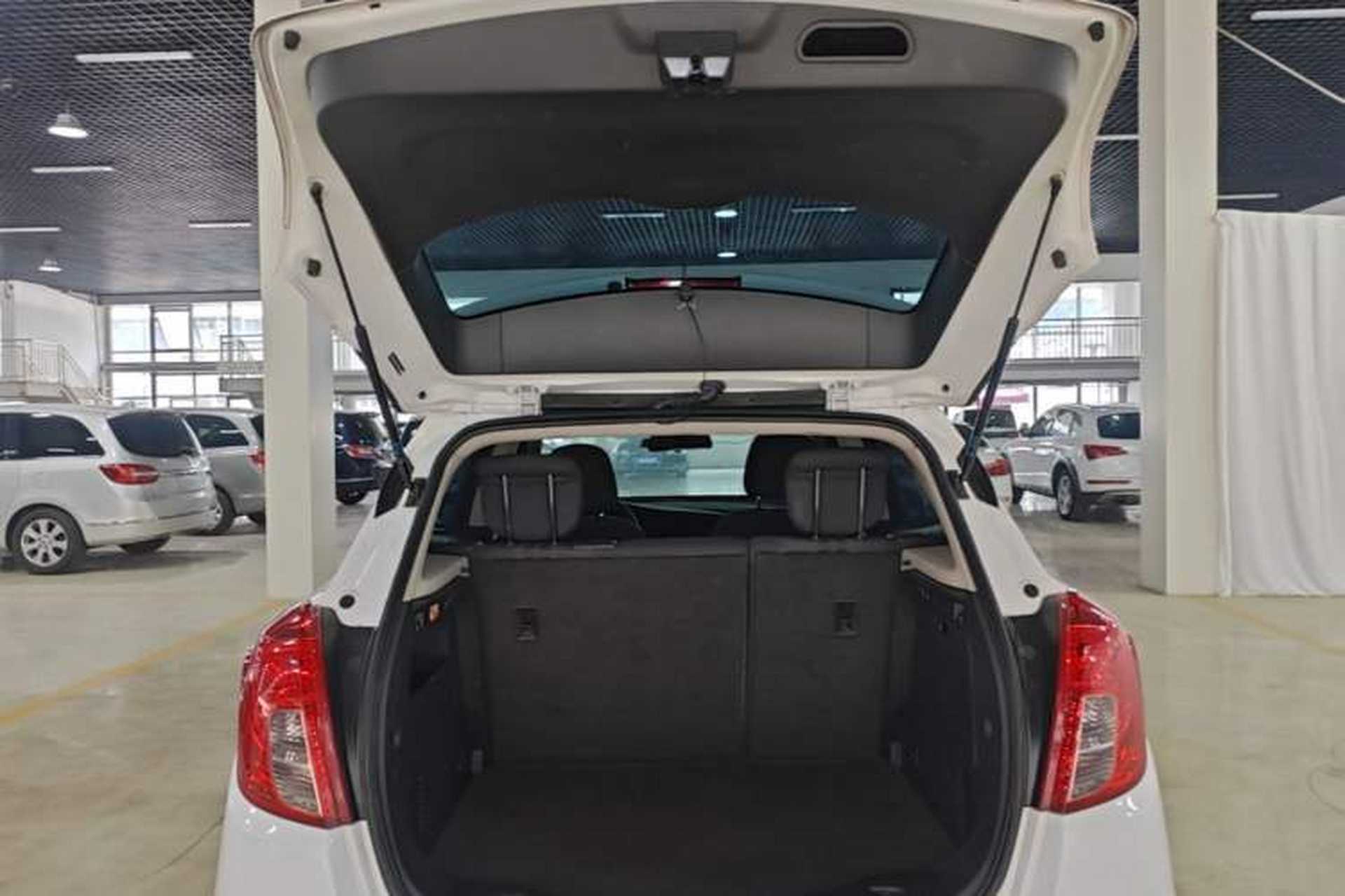 Used Buick Encore 2017 18T Automatic Two-Wheel Drive Urban Fashion Model Trunk