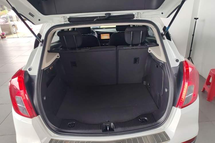 Used Buick Encore 2017 18T Automatic Two-Wheel Drive Urban Leading Model Trunk