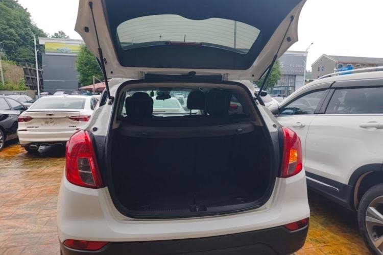 Used Buick Encore 2017 18T Automatic Two-Wheel Drive Urban Fashion Model Trunk