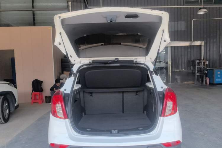 Used Buick Encore 2017 18T Automatic Two-Wheel Drive Urban Leading Model Trunk