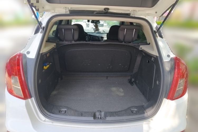 Used Buick Encore 2017 18T Automatic Two-Wheel Drive Urban Fashion Model Trunk
