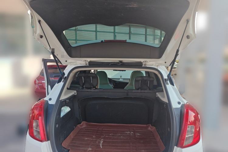 Used Buick Encore 2017 18T Automatic Two-Wheel Drive Urban Fashion Model Trunk