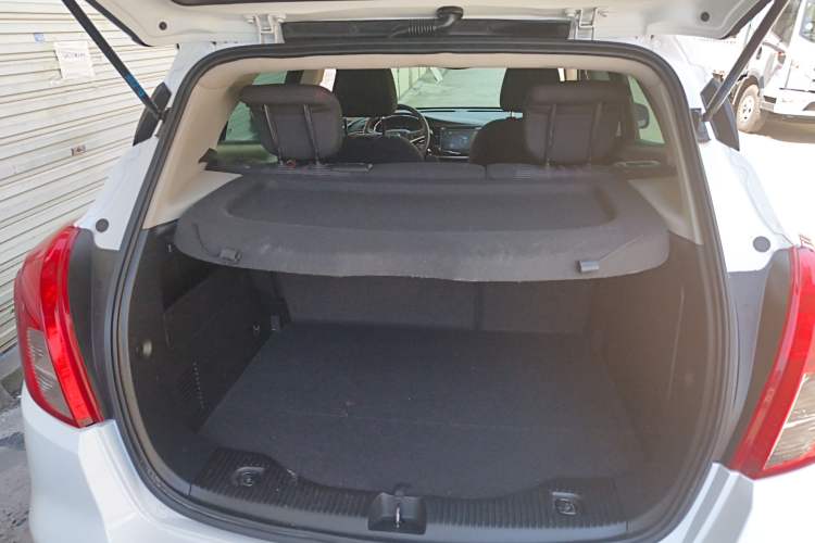 Used Buick Encore 2017 18T Automatic Two-Wheel Drive Urban Leading Model Trunk